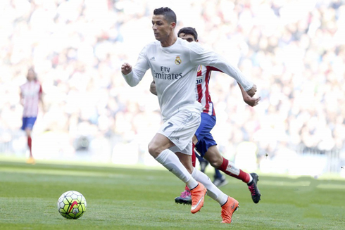 Cristiano Ronaldo sprinting in the Bernabéu