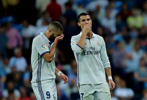 Karim Benzema and Cristiano Ronaldo exchange words in secret