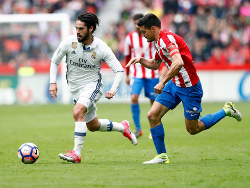 Isco bamboozling defenders in La Liga in 2017