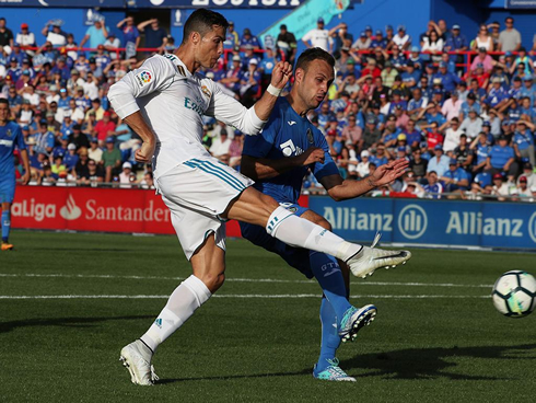 Cristiano Ronaldo goal in La Liga in Getafe 1-2 Real Madrid, in 2017