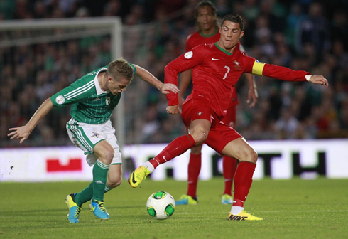 Cristiano Ronaldo beautiful nutmeg, with his backheel