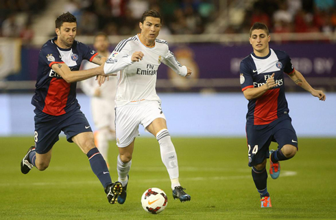 Cristiano Ronaldo dribbling Thiago Motta and Verratti