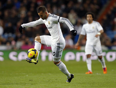 Jesé Rodríguez controlling the ball