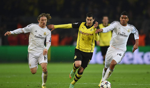 Luka Modric and Casemiro chasing Mkhitaryan