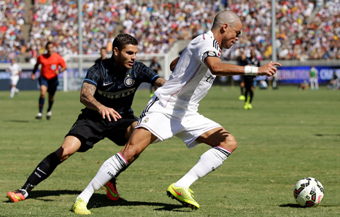 Pepe with his head shaved, in Inter Milan vs Real Madrid, during the 2014-2015 pre-season