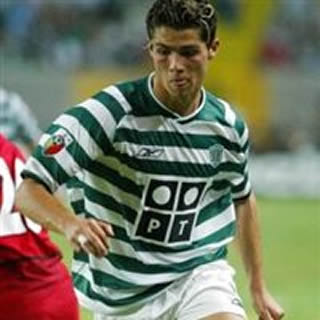 Cristiano Ronaldo body in Sporting Cp vs Manchester United picture